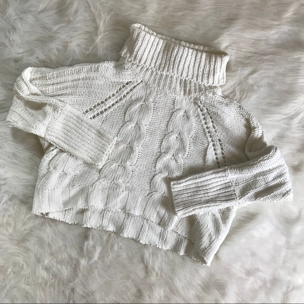 🎉HP!🎉 “CABIN FEVER” Sweater in White - Picture 4 of 4